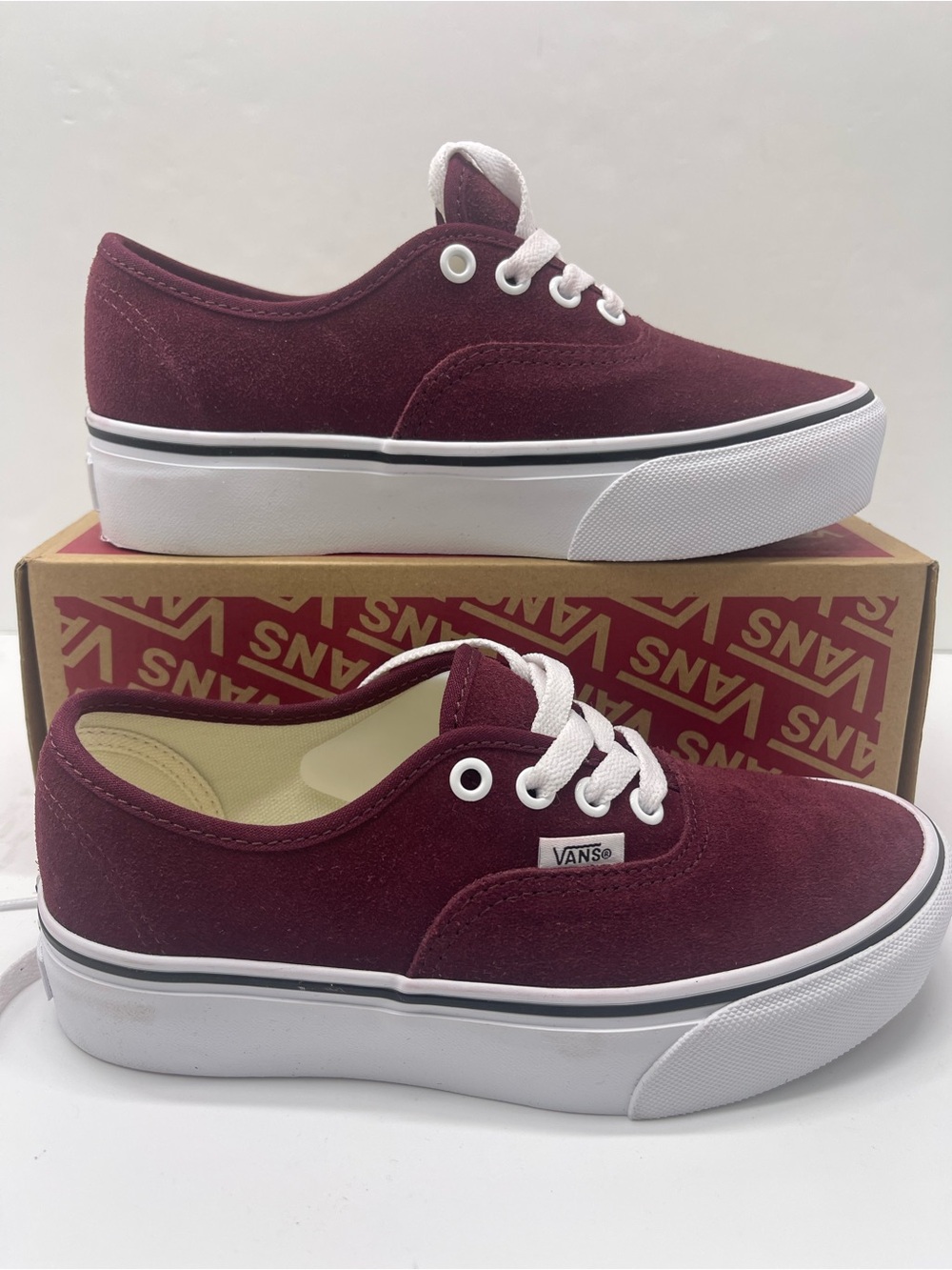 Vans Authentic Platfor (Suede) Port Royale/True
VN0A3AV8JQR Platform Sneakers